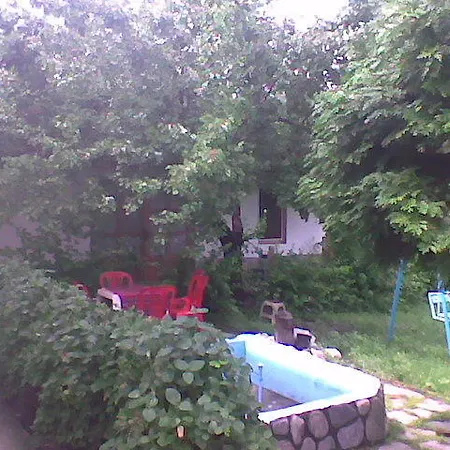 Guest house Jurassic Park Brestnik